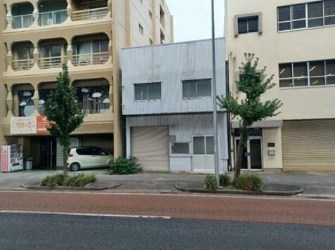 【貸倉庫】名古屋市南区千竈通５丁目  鉄骨造2F：255.15m²（77.18坪）